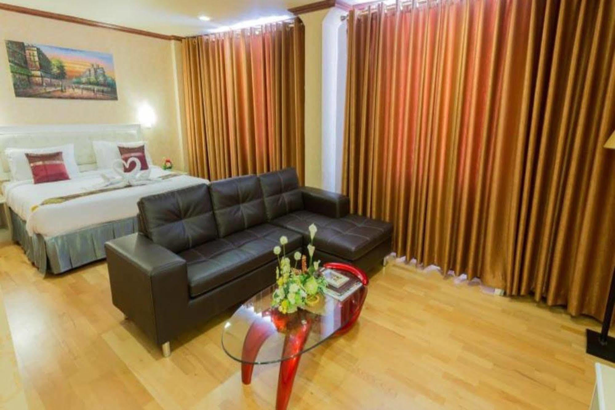 Korat Hotel - Sha Plus Nakhonratchasima Εξωτερικό φωτογραφία