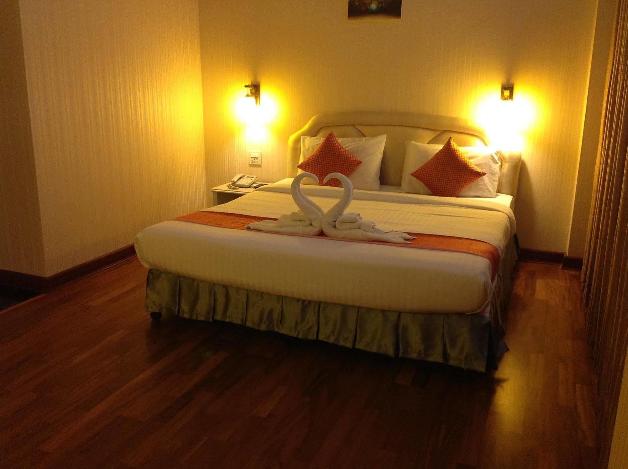 Korat Hotel - Sha Plus Nakhonratchasima Εξωτερικό φωτογραφία