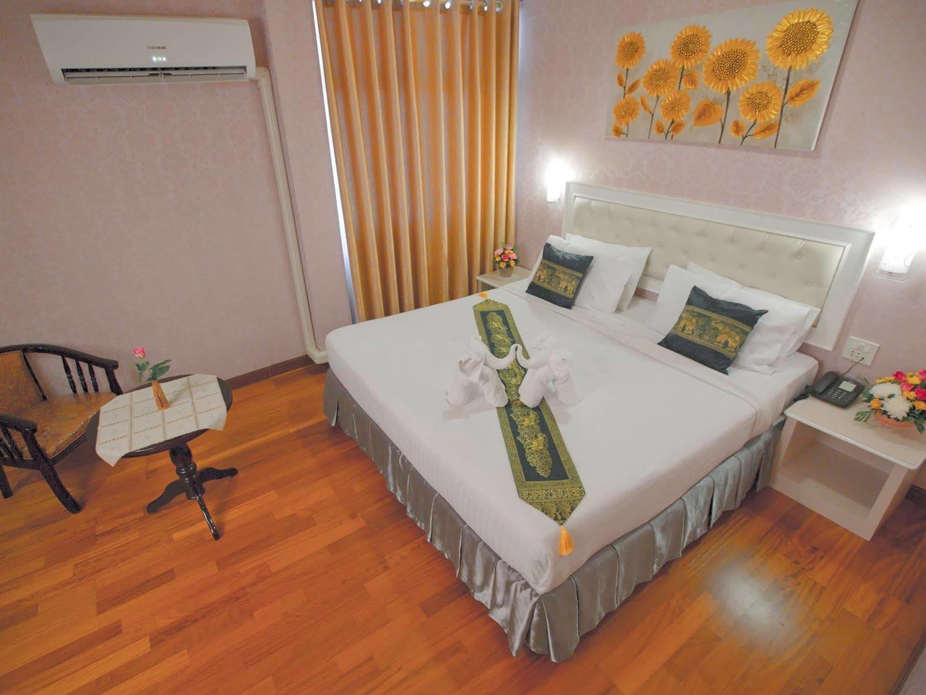 Korat Hotel - Sha Plus Nakhonratchasima Εξωτερικό φωτογραφία